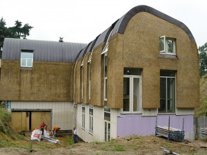 Nieuw rieten dak - modern - gevelbekleding - Laren achterkant