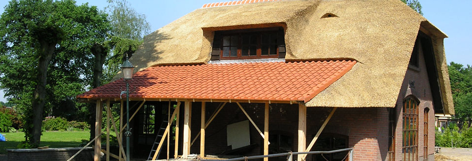 Rietdekkersbedrijf Van Drie en Vliek__Boerderij pannen en riet